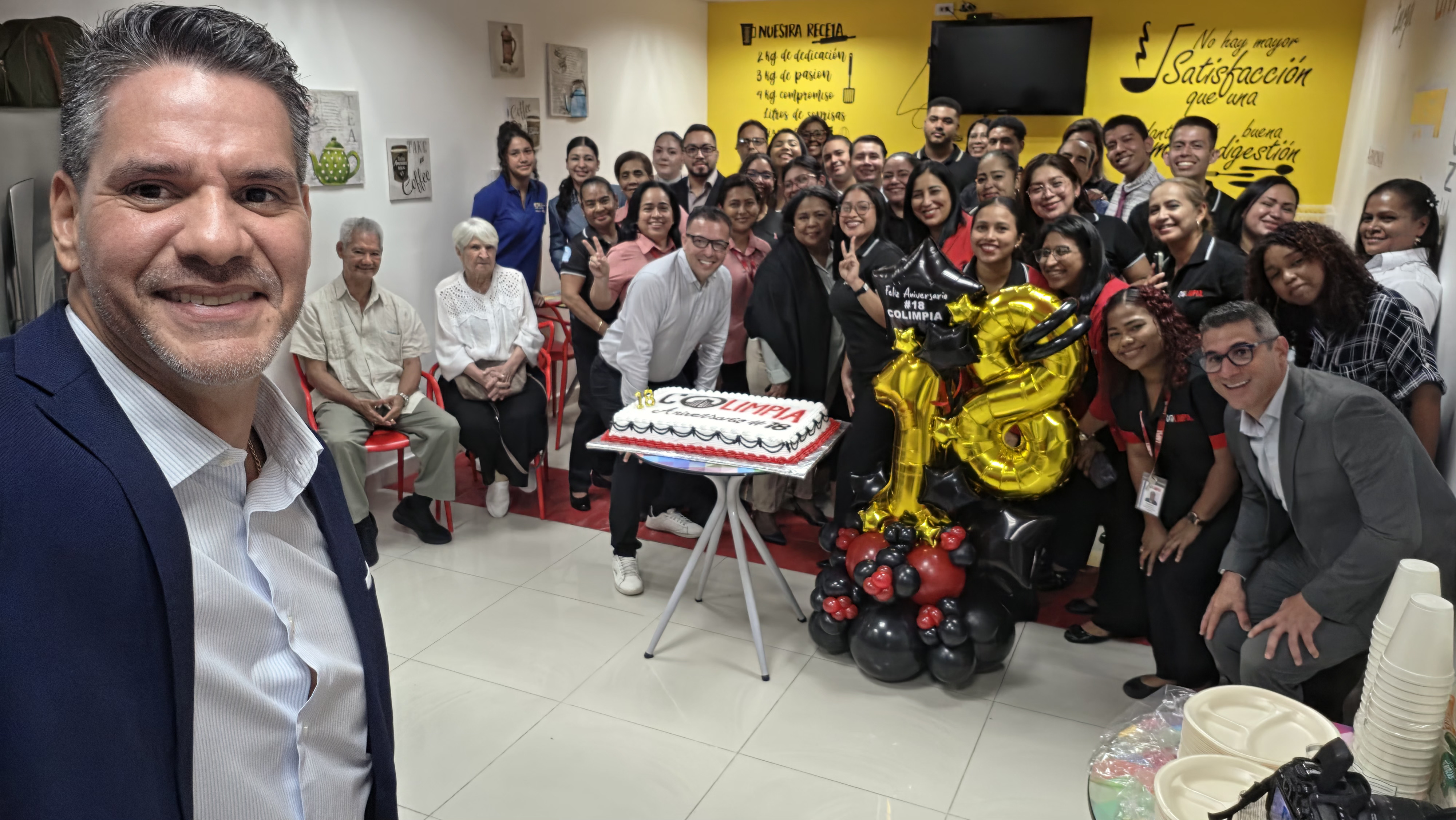 Celebración del aniversario de Colimpia junto a colaboradores y liderazgo